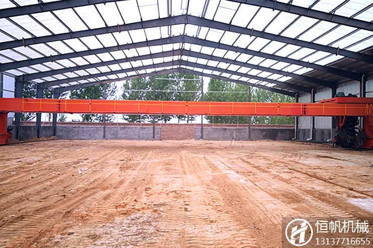 輪盤式翻堆機(圖1) 輪盤式翻拋機工作原理