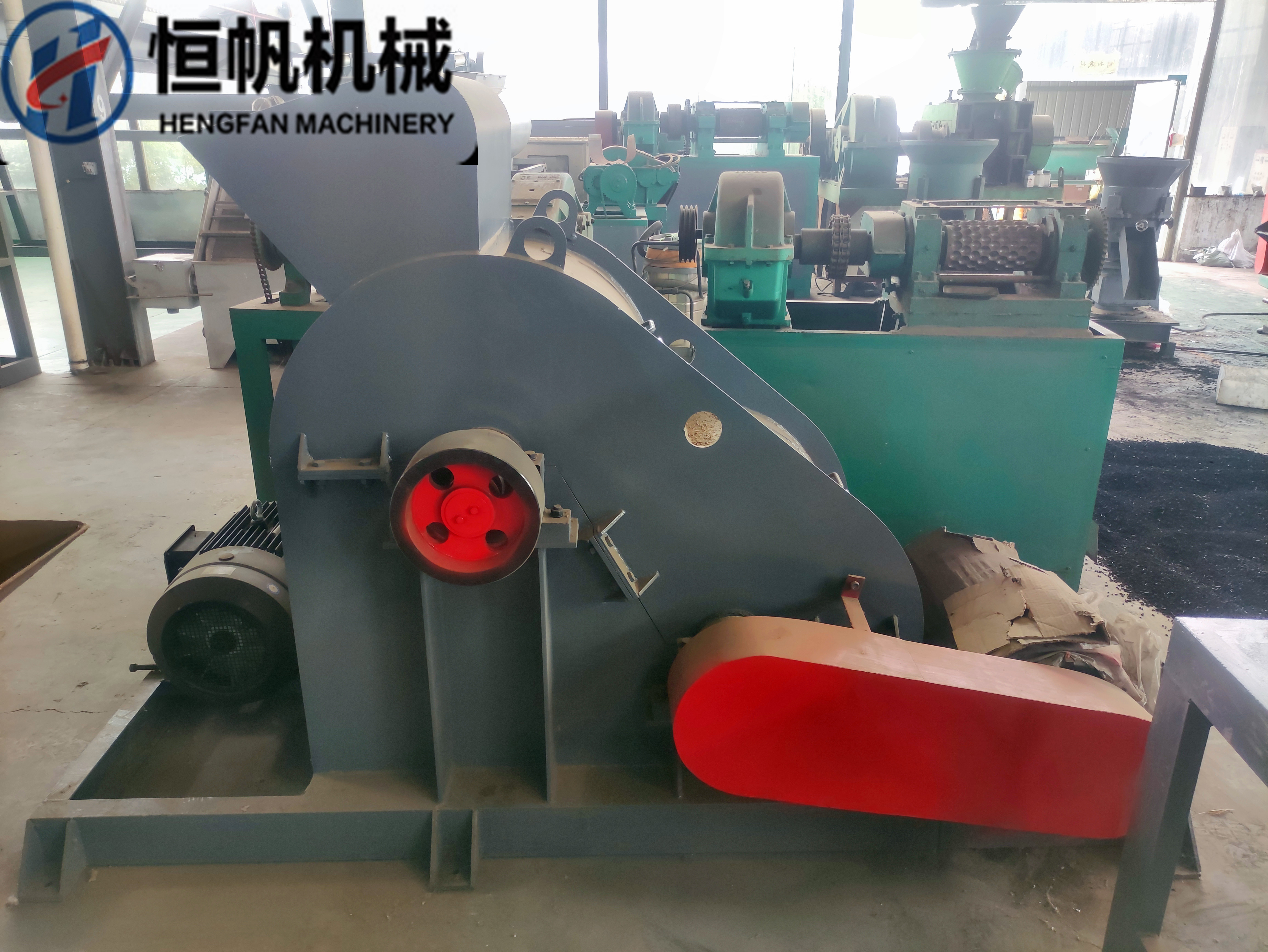 翻堆機與其他類型機如“打翻機”、 “攪拌機”、“螺旋翻攪機”等相比具有顯著特點(圖1)